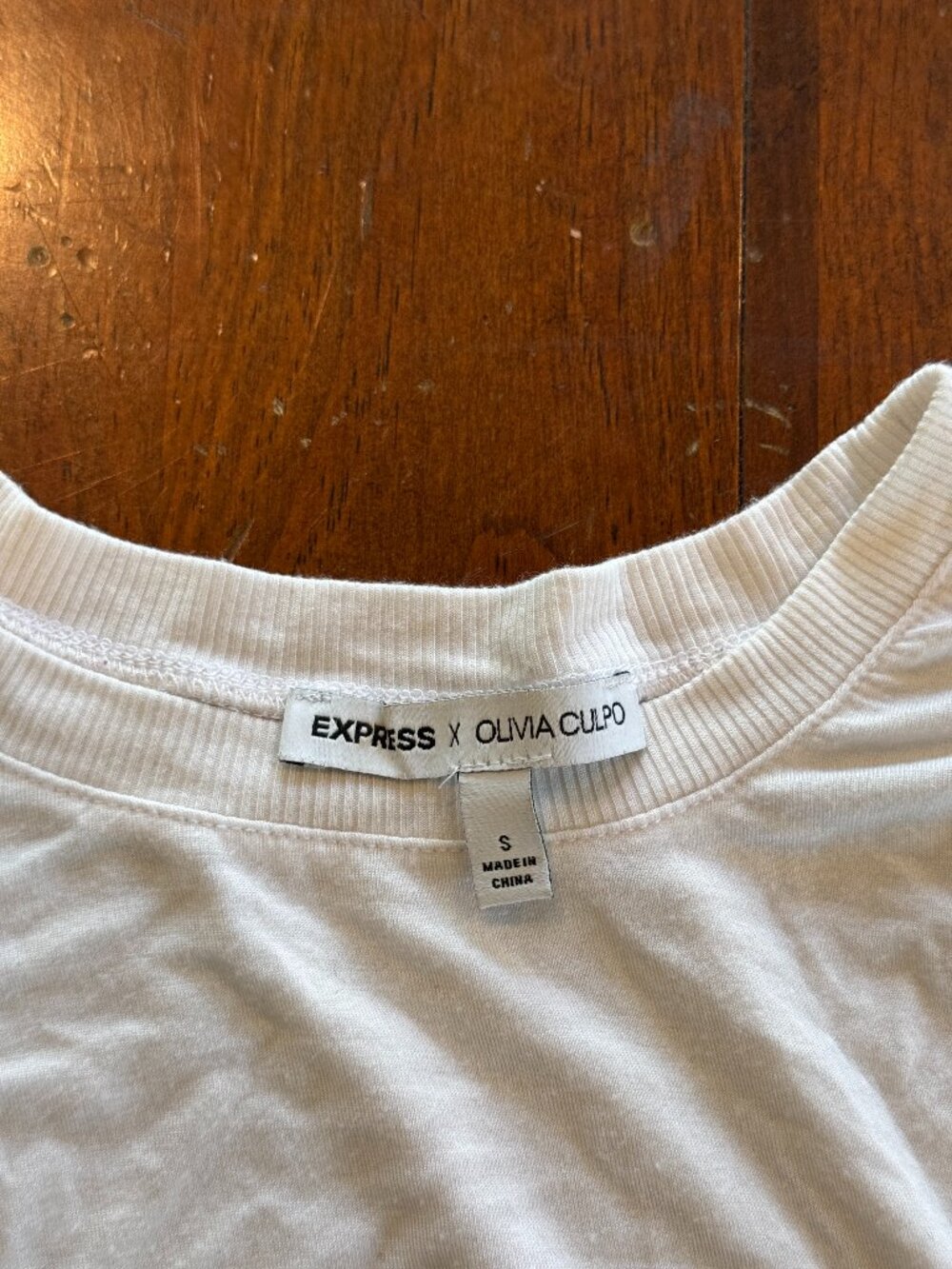 Express x Olivia Culpo White Long Sleeve Cropped Tee Size S Lightweight Basic